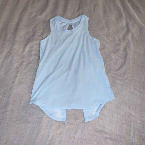 Bundle of 3 S/M athletic tops - Picture 5 of 12